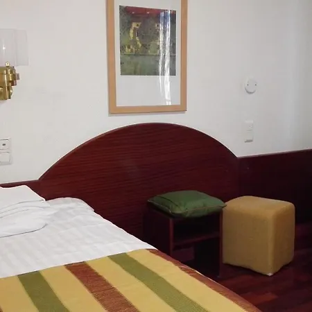 Kesaehotelli Aurora 3* Tampere