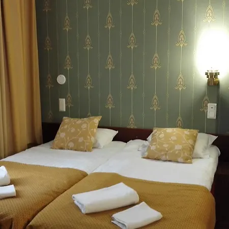 Kesaehotelli Aurora 3* Tampere